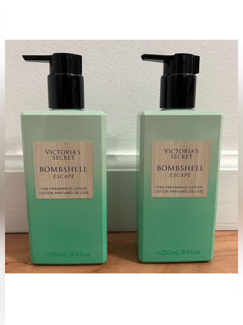 Victoria’s Secret Bombshell Escape lotion set of 2